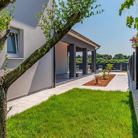 3 Bedroom Amazing In * Štinjan