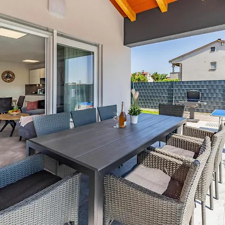Hébergement de vacances 3 Bedroom Amazing In