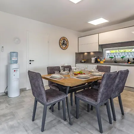 3 Bedroom Amazing In Hébergement de vacances