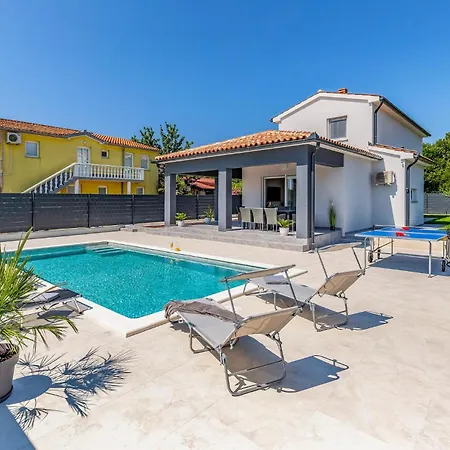 3 Bedroom Amazing In * Stinjan